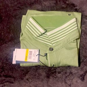 Color green polo shirt